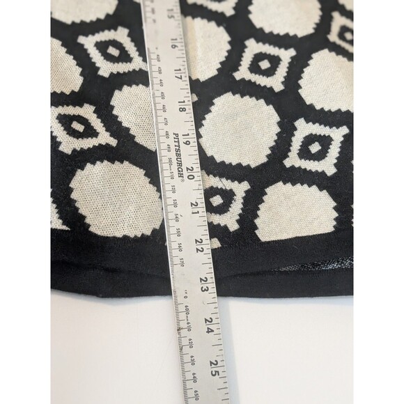 L.A.M.B Gwen Stefani Black & Cream Geometric WOOL poncho Size Medium - Picture 12 of 12